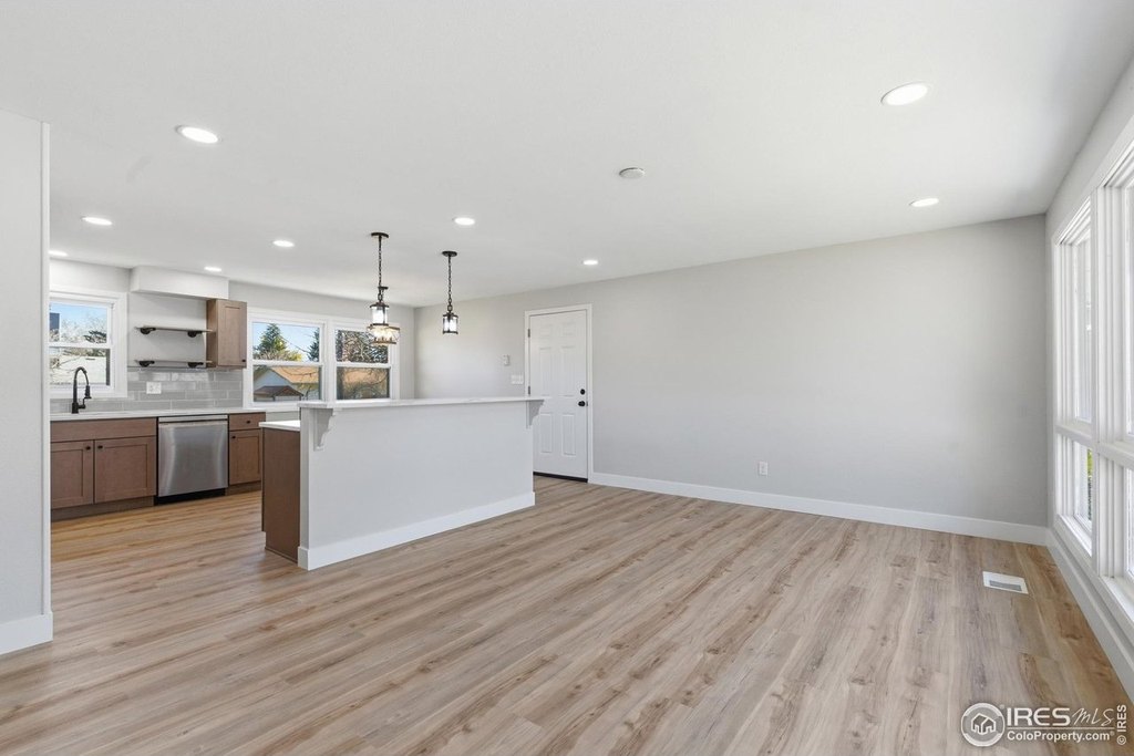 Fort Collins, Colorado, 80521, United States, 4 Bedrooms Bedrooms, ,2 BathroomsBathrooms,Residential,Forsale,2004286