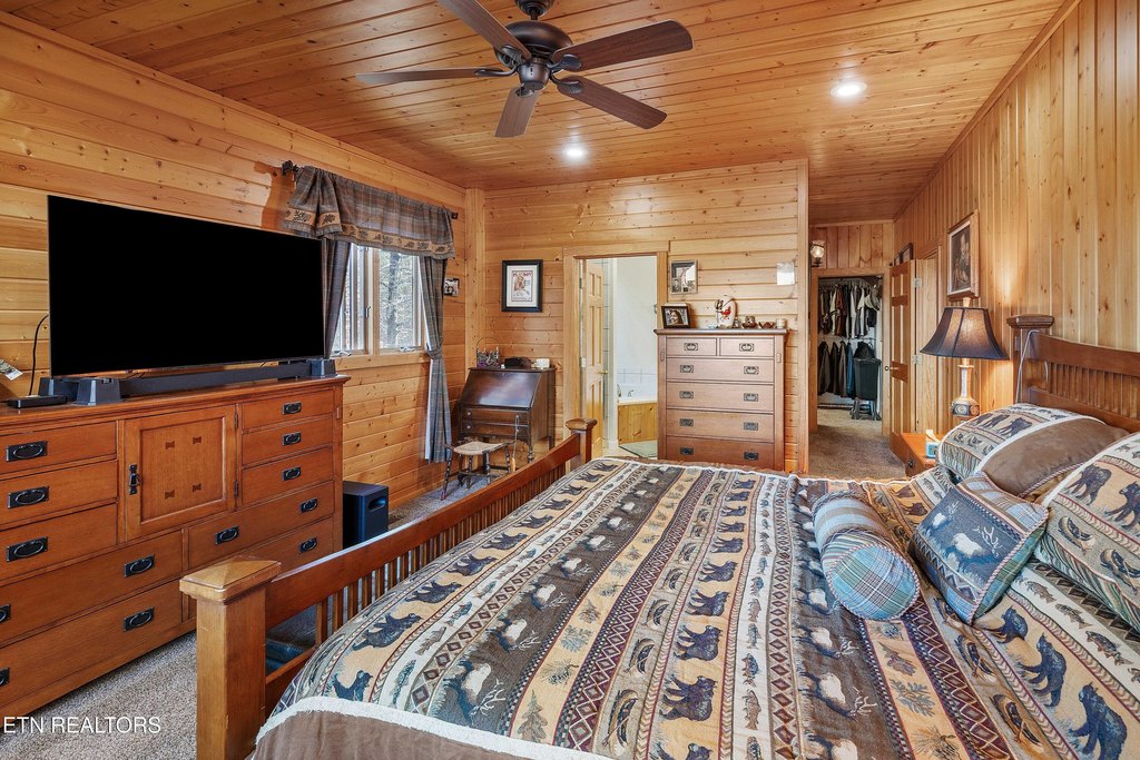 Cosby, Tennessee, 37722, United States, 2 Bedrooms Bedrooms, ,3 BathroomsBathrooms,Residential,Forsale,1999440