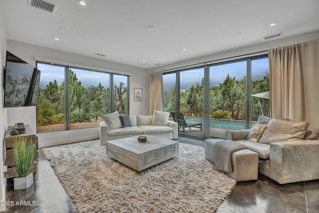 Sedona, Arizona, 86336, United States, 5 Bedrooms Bedrooms, ,3.5 BathroomsBathrooms,Residential,Forsale,2001395