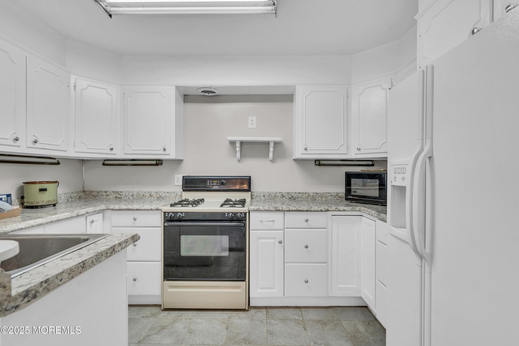 Toms River, New Jersey, 08753, United States, 3 Bedrooms Bedrooms, ,2 BathroomsBathrooms,Residential,Forsale,1966076