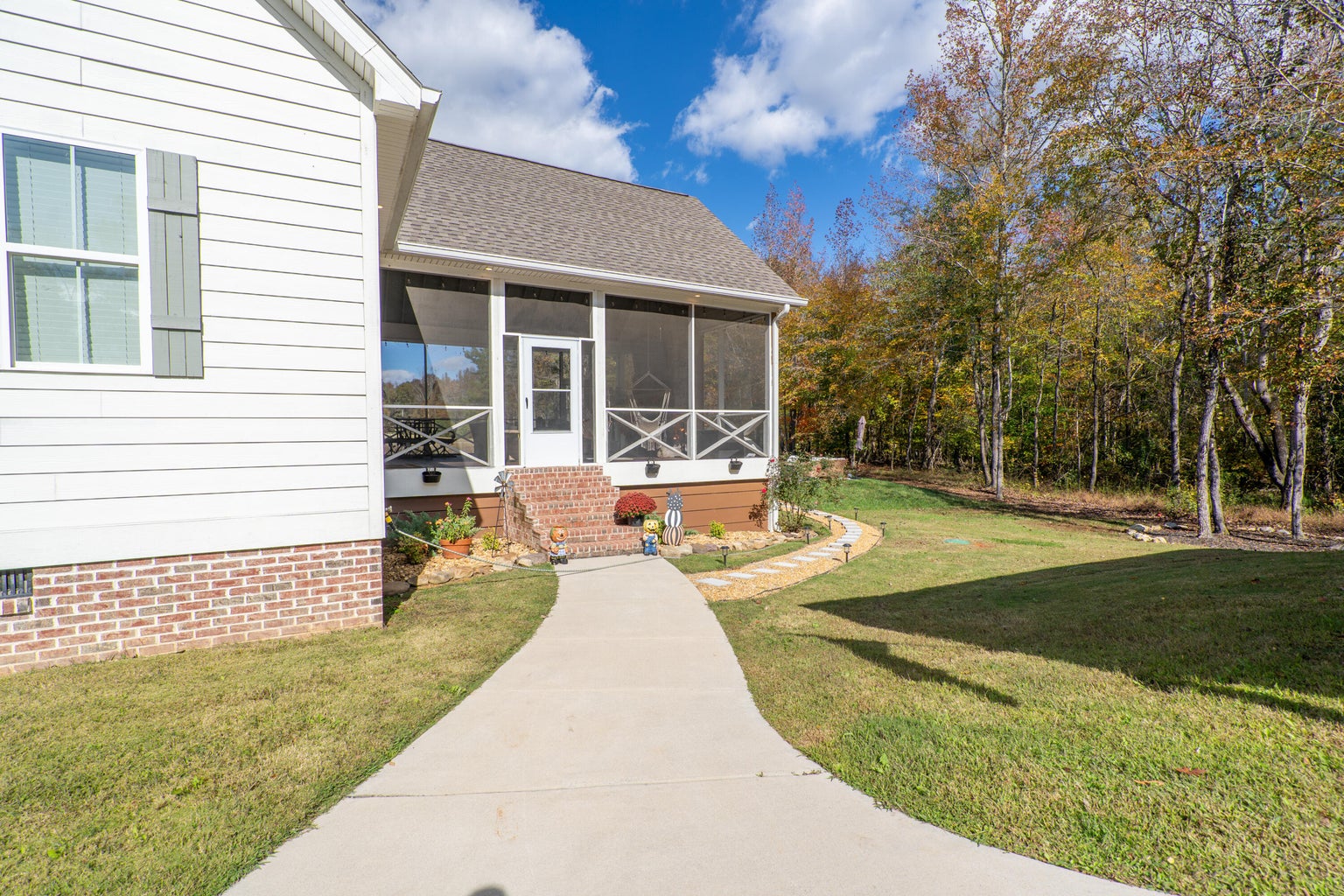 LaFayette, Georgia, 30728, United States, 4 Bedrooms Bedrooms, ,2 BathroomsBathrooms,Residential,Forsale,1995356