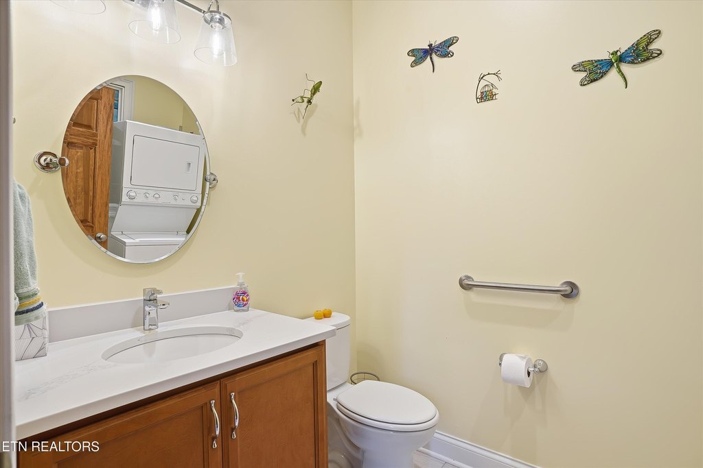 Maryville, Tennessee, 37803, United States, 2 Bedrooms Bedrooms, ,2.5 BathroomsBathrooms,Residential,Forsale,1999450