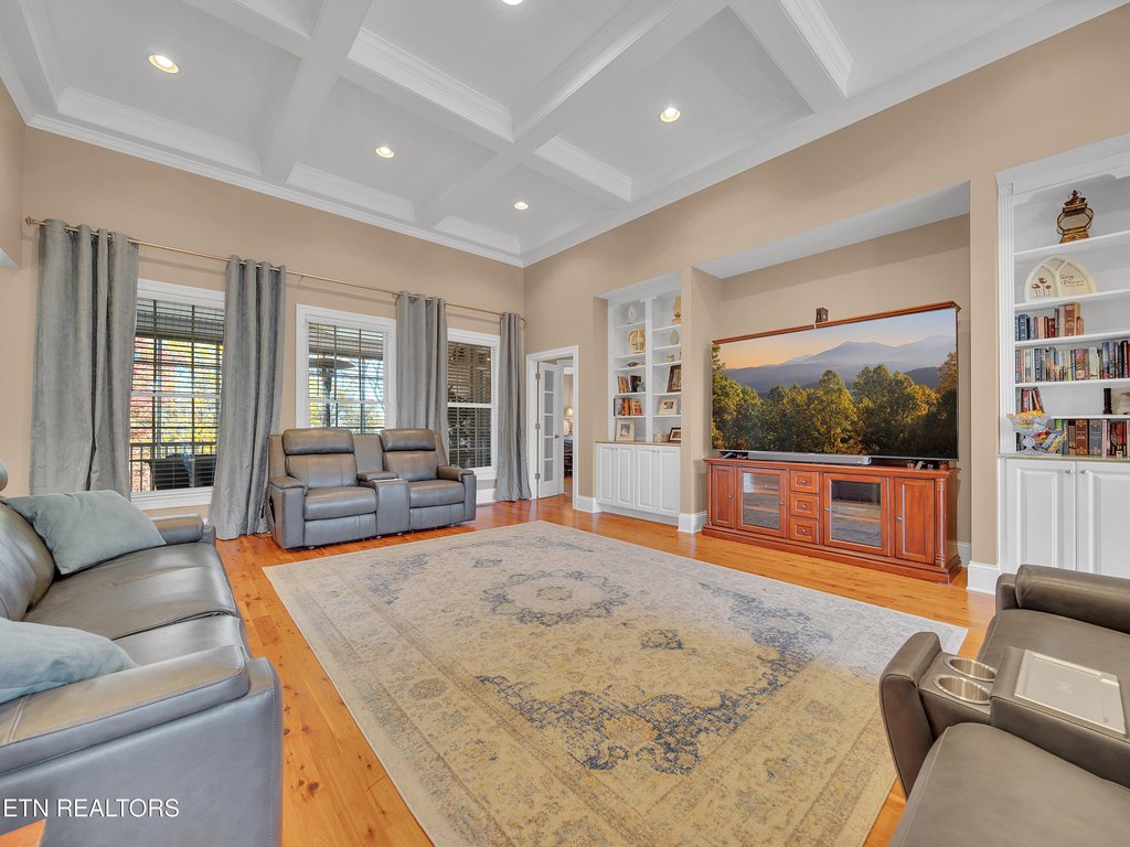 Lenoir City, Tennessee, 37772, United States, 5 Bedrooms Bedrooms, ,4.5 BathroomsBathrooms,Residential,Forsale,1999466