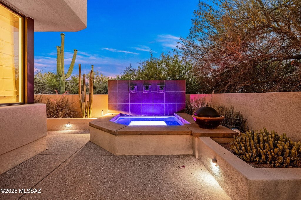 Tucson, Arizona, 85718, United States, 5 Bedrooms Bedrooms, ,5.5 BathroomsBathrooms,Residential,Forsale,2004423