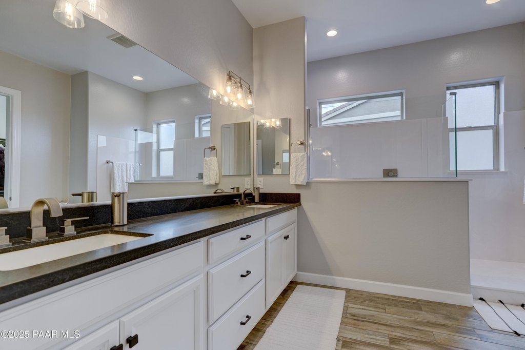 Prescott, Arizona, 86301, United States, 3 Bedrooms Bedrooms, ,2.5 BathroomsBathrooms,Residential,Forsale,1952163