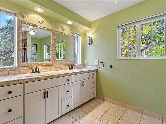 Paso Robles, California, 93446, United States, 4 Bedrooms Bedrooms, ,4 BathroomsBathrooms,Residential,Forsale,2009042