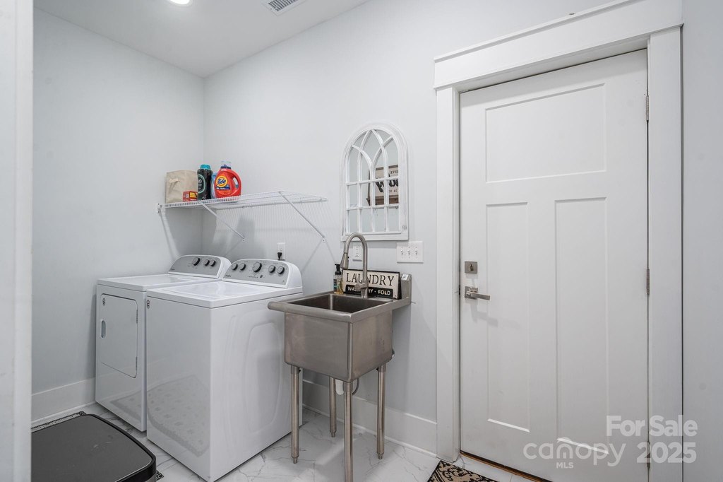 Conover, North Carolina, 28613, United States, 4 Bedrooms Bedrooms, ,3 BathroomsBathrooms,Residential,Forsale,2007718