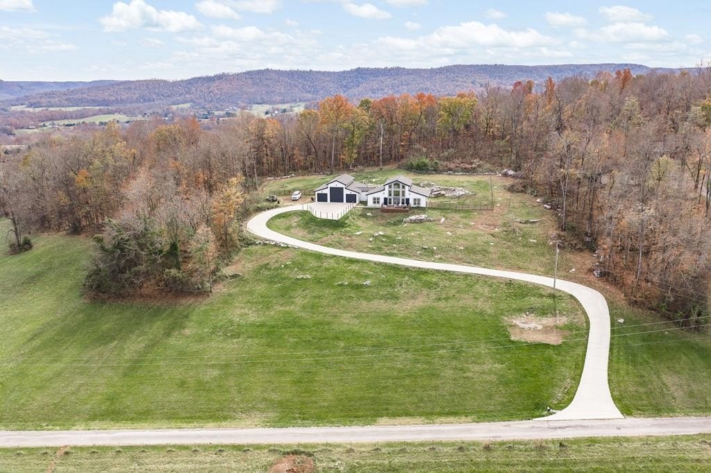 Monroe, Tennessee, 38573, United States, 3 Bedrooms Bedrooms, ,3.5 BathroomsBathrooms,Residential,Forsale,2010936