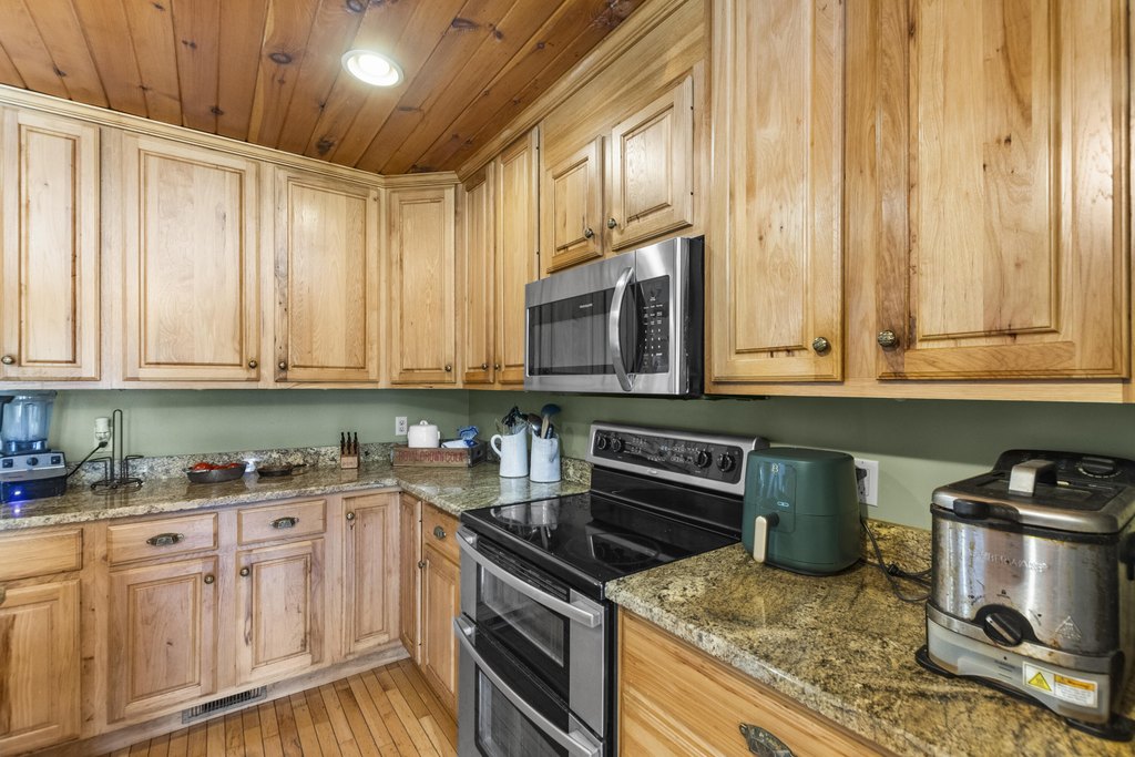 Ringgold, Georgia, 30736, United States, 3 Bedrooms Bedrooms, ,3.5 BathroomsBathrooms,Residential,Forsale,2004682