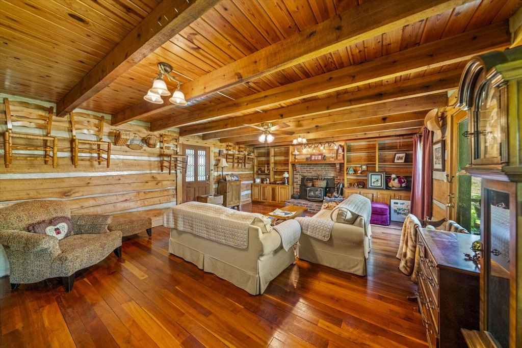 Jefferson City, Tennessee, 37760, United States, 3 Bedrooms Bedrooms, ,2 BathroomsBathrooms,Residential,Forsale,2002623