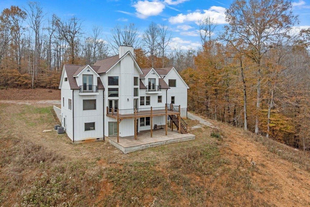 Byrdstown, Tennessee, 38549, United States, 5 Bedrooms Bedrooms, ,4.5 BathroomsBathrooms,Residential,Forsale,1996615