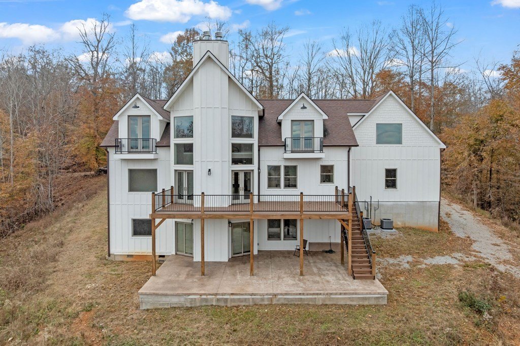 Byrdstown, Tennessee, 38549, United States, 5 Bedrooms Bedrooms, ,4.5 BathroomsBathrooms,Residential,Forsale,1996615