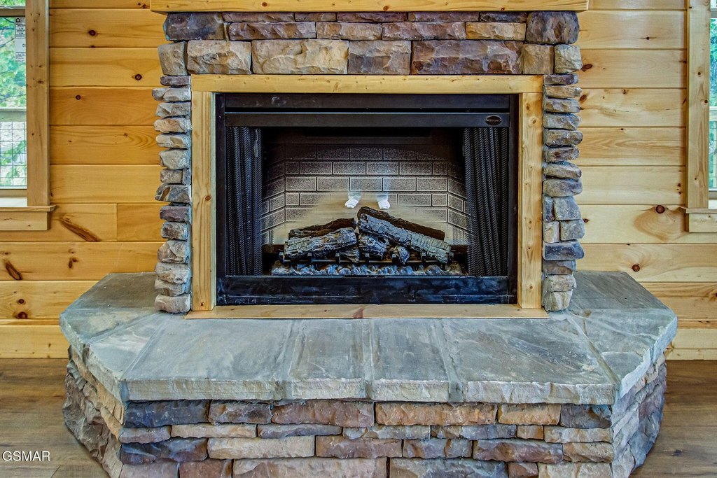 Pigeon Forge, Tennessee, 37862, United States, 3 Bedrooms Bedrooms, ,3.5 BathroomsBathrooms,Residential,Forsale,1999473