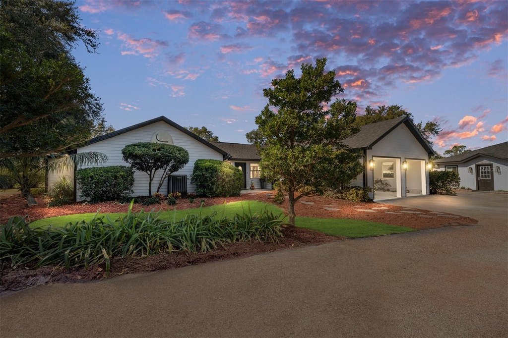 HOWEY IN THE HILLS, Florida, 34737, United States, 3 Bedrooms Bedrooms, ,3.5 BathroomsBathrooms,Residential,Forsale,2004586