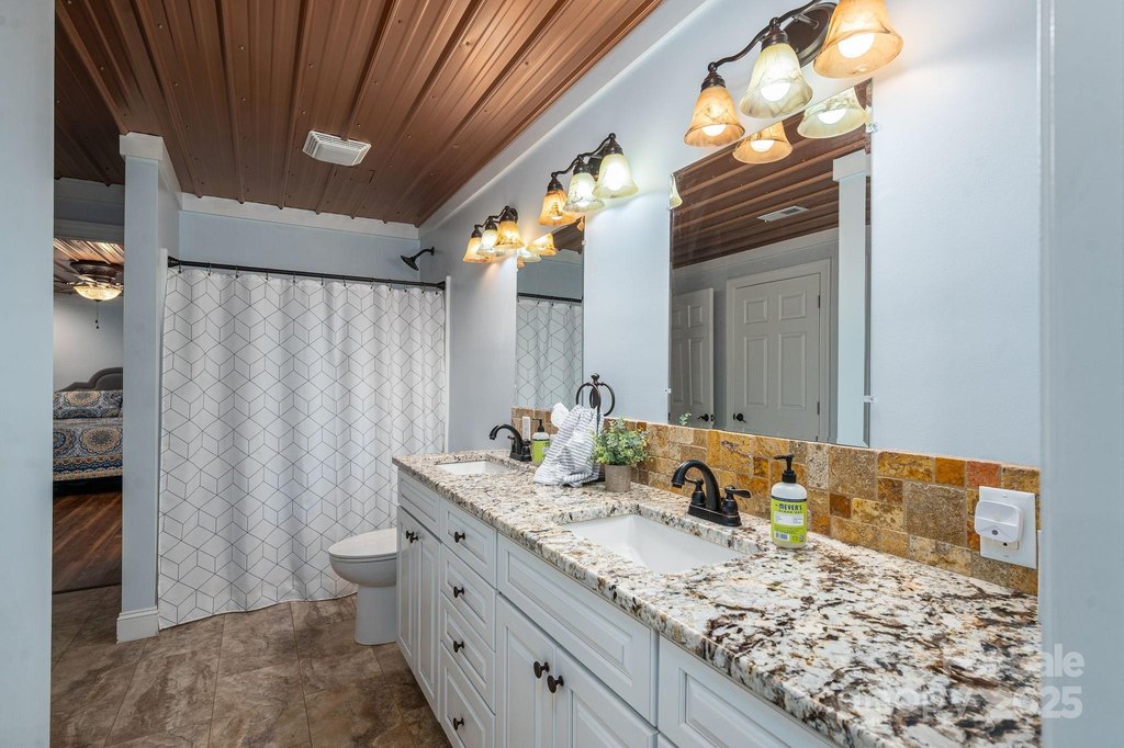 Conover, North Carolina, 28613, United States, 3 Bedrooms Bedrooms, ,4.5 BathroomsBathrooms,Residential,Forsale,2007719