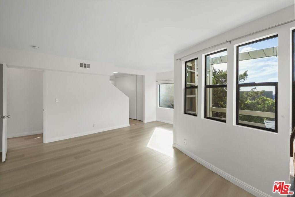 Malibu, California, 90265, United States, 3 Bedrooms Bedrooms, ,2 BathroomsBathrooms,Residential,Forsale,2009615