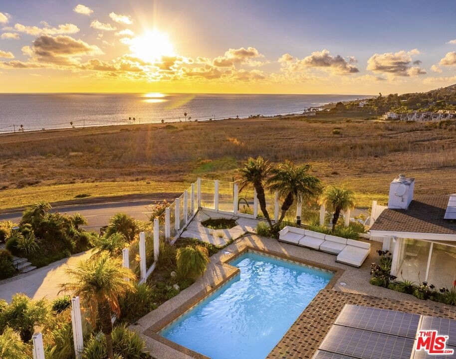 Malibu, California, 90265, United States, 4 Bedrooms Bedrooms, ,4 BathroomsBathrooms,Residential,Forsale,2009612