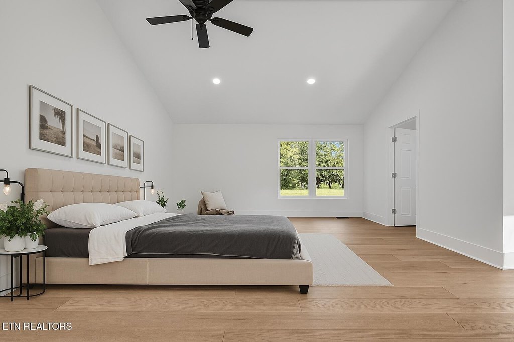 Maryville, Tennessee, 37801, United States, 3 Bedrooms Bedrooms, ,3 BathroomsBathrooms,Residential,Forsale,1973600