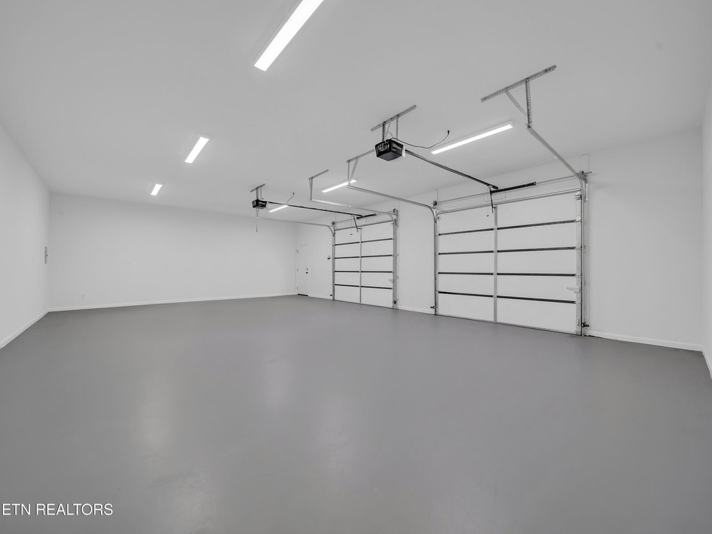 Maryville, Tennessee, 37801, United States, 3 Bedrooms Bedrooms, ,3 BathroomsBathrooms,Residential,Forsale,1973600