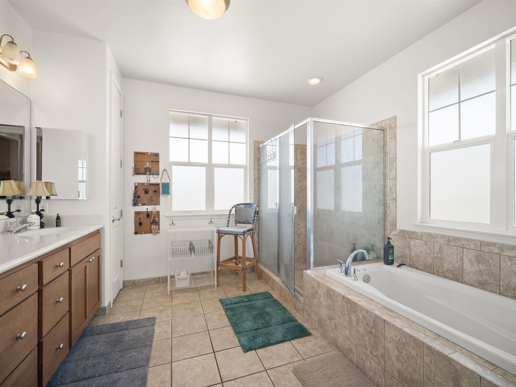 Kahului, Hawaii, 96732, United States, 5 Bedrooms Bedrooms, ,3.5 BathroomsBathrooms,Residential,Forsale,2004555