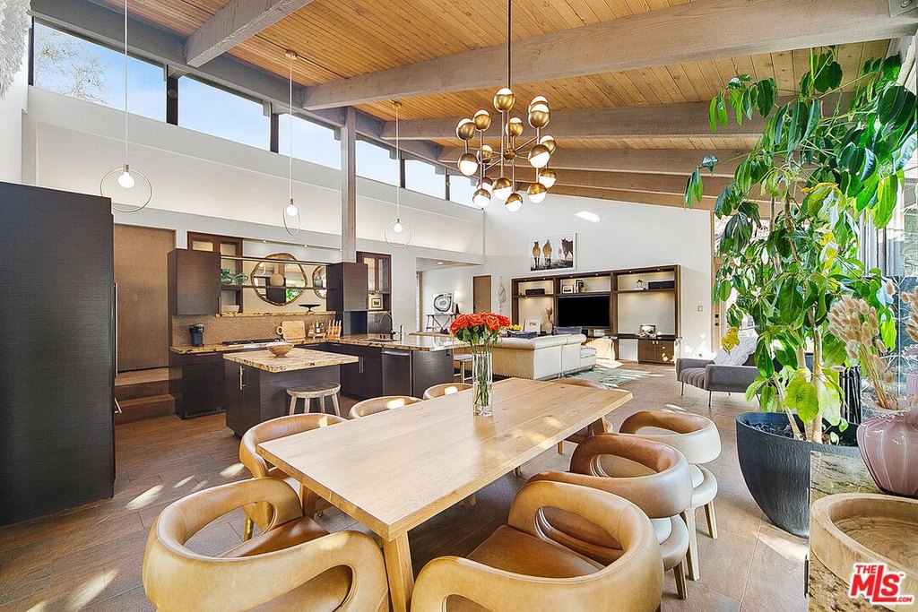 Calabasas, California, 91302, United States, 3 Bedrooms Bedrooms, ,2 BathroomsBathrooms,Residential,Forsale,2001432