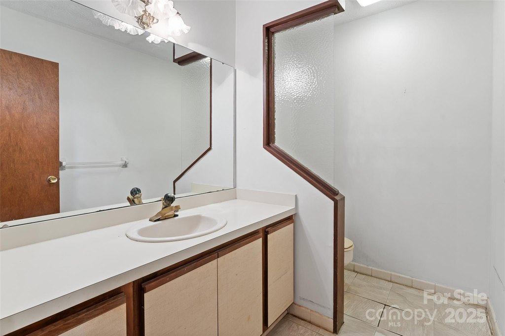 Asheville, North Carolina, 28806, United States, 4 Bedrooms Bedrooms, ,6.5 BathroomsBathrooms,Residential,Forsale,2011987