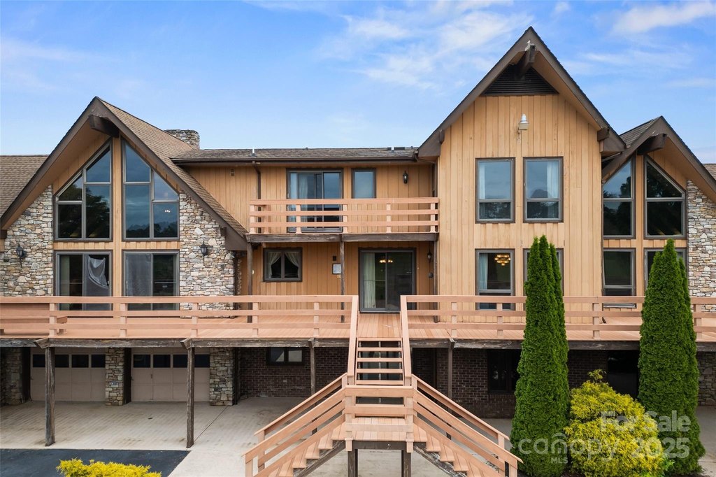 Asheville, North Carolina, 28806, United States, 4 Bedrooms Bedrooms, ,6.5 BathroomsBathrooms,Residential,Forsale,2011987