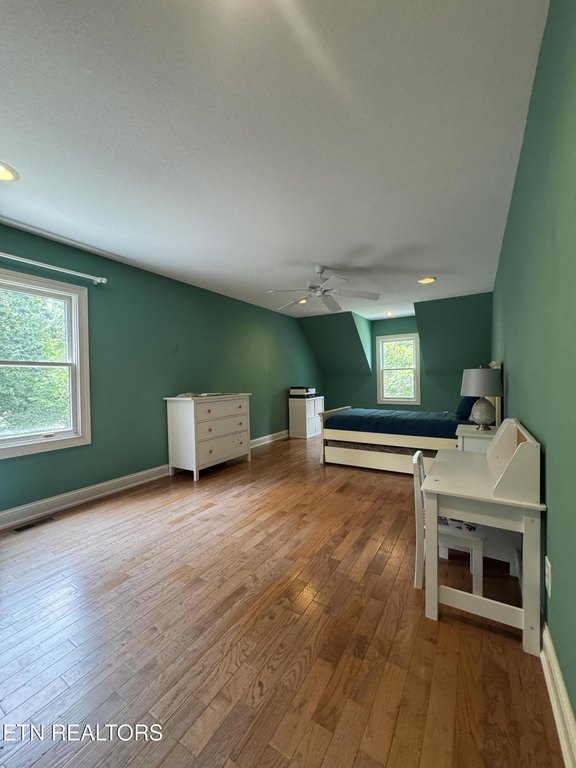 Kingston, Tennessee, 37763, United States, 4 Bedrooms Bedrooms, ,3.5 BathroomsBathrooms,Residential,Forsale,1893802