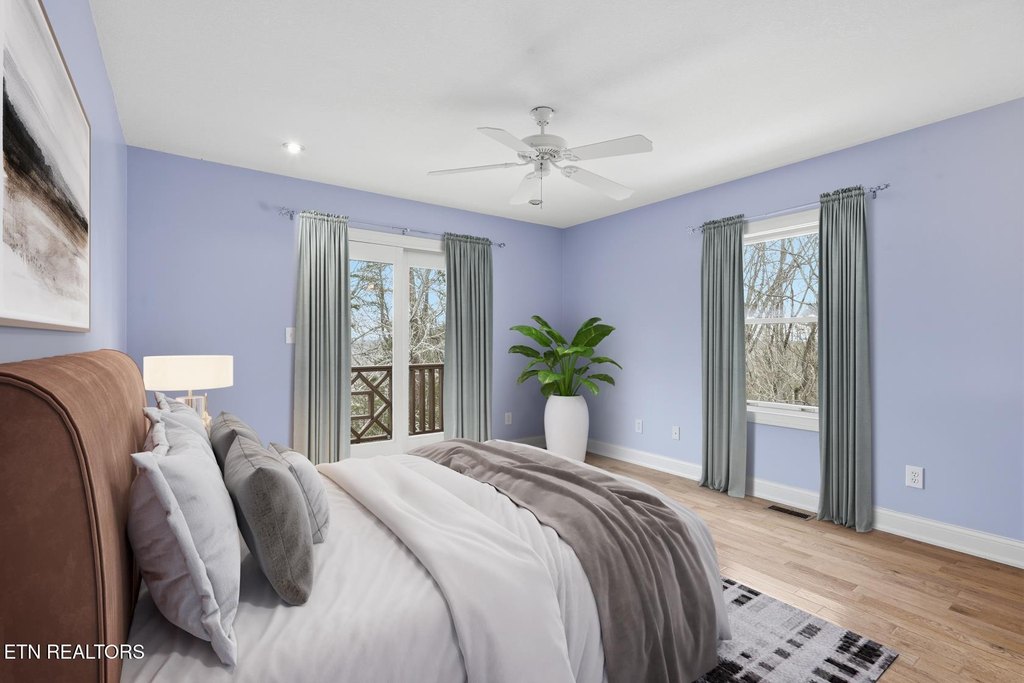 Kingston, Tennessee, 37763, United States, 4 Bedrooms Bedrooms, ,3.5 BathroomsBathrooms,Residential,Forsale,1893802