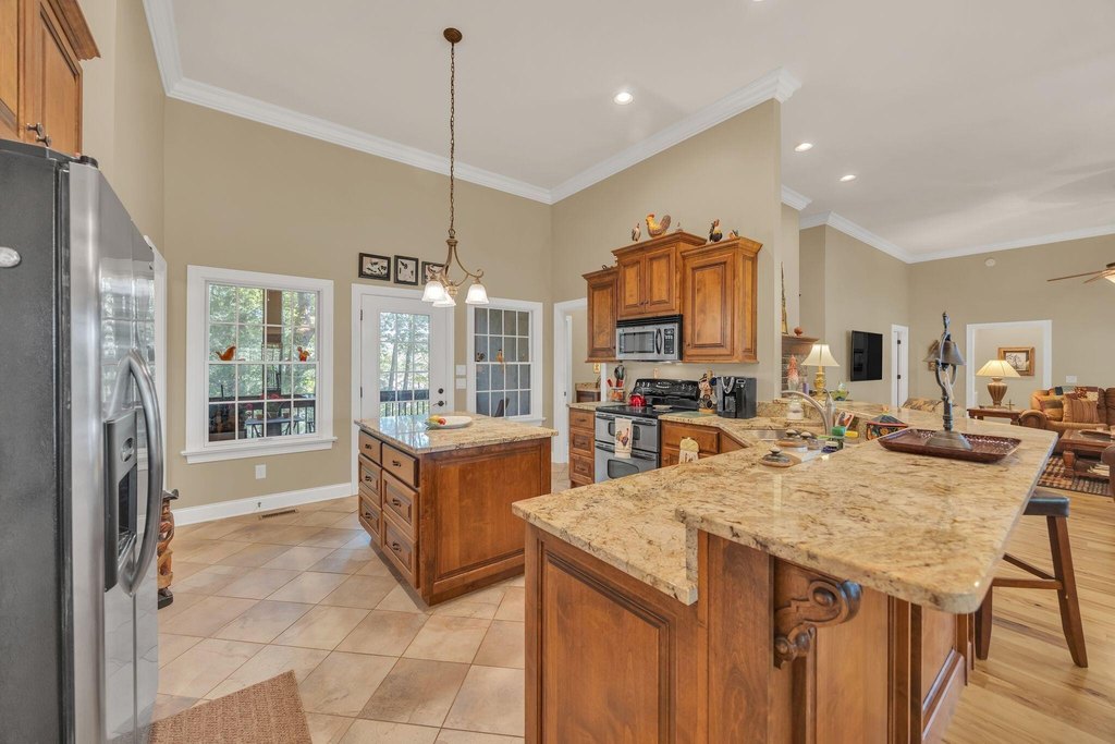 Rising Fawn, Georgia, 30738, United States, 3 Bedrooms Bedrooms, ,3.5 BathroomsBathrooms,Residential,Forsale,1963561