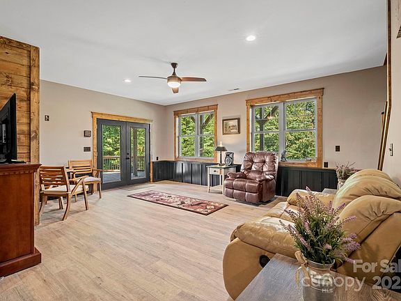 Leicester, North Carolina, 28748, United States, 3 Bedrooms Bedrooms, ,2 BathroomsBathrooms,Residential,Forsale,2004307