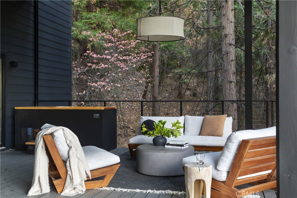 Lake Arrowhead, California, 92352, United States, 5 Bedrooms Bedrooms, ,5 BathroomsBathrooms,Residential,Forsale,2004865