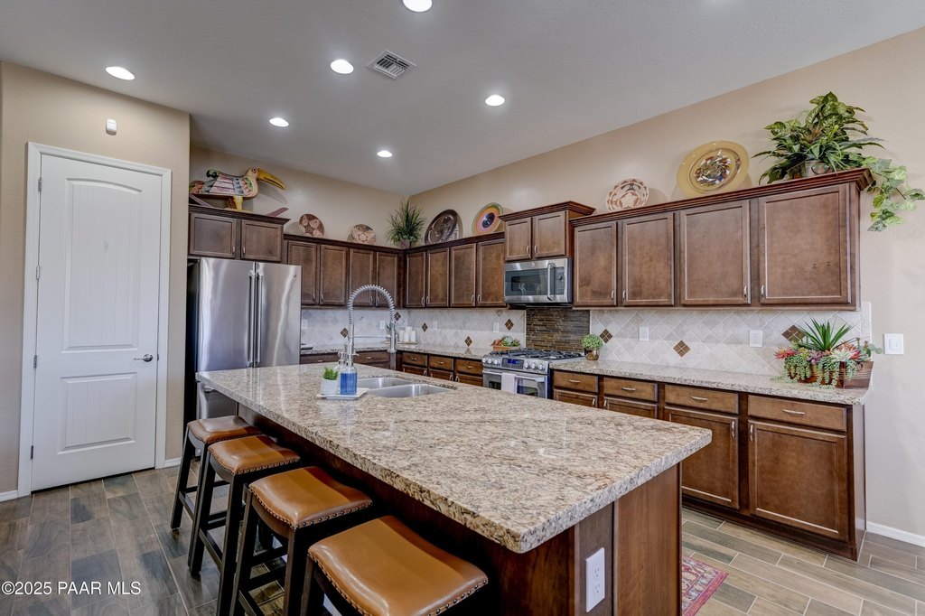 Dewey-Humboldt, Arizona, 86327, United States, 2 Bedrooms Bedrooms, ,2 BathroomsBathrooms,Residential,Forsale,1952162