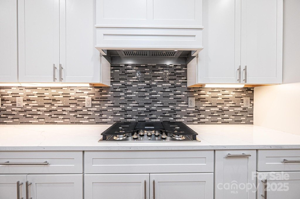 Hickory, North Carolina, 28601, United States, 4 Bedrooms Bedrooms, ,3 BathroomsBathrooms,Residential,Forsale,2007717