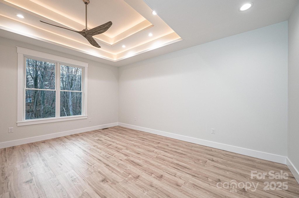 Hickory, North Carolina, 28601, United States, 4 Bedrooms Bedrooms, ,3 BathroomsBathrooms,Residential,Forsale,2007717