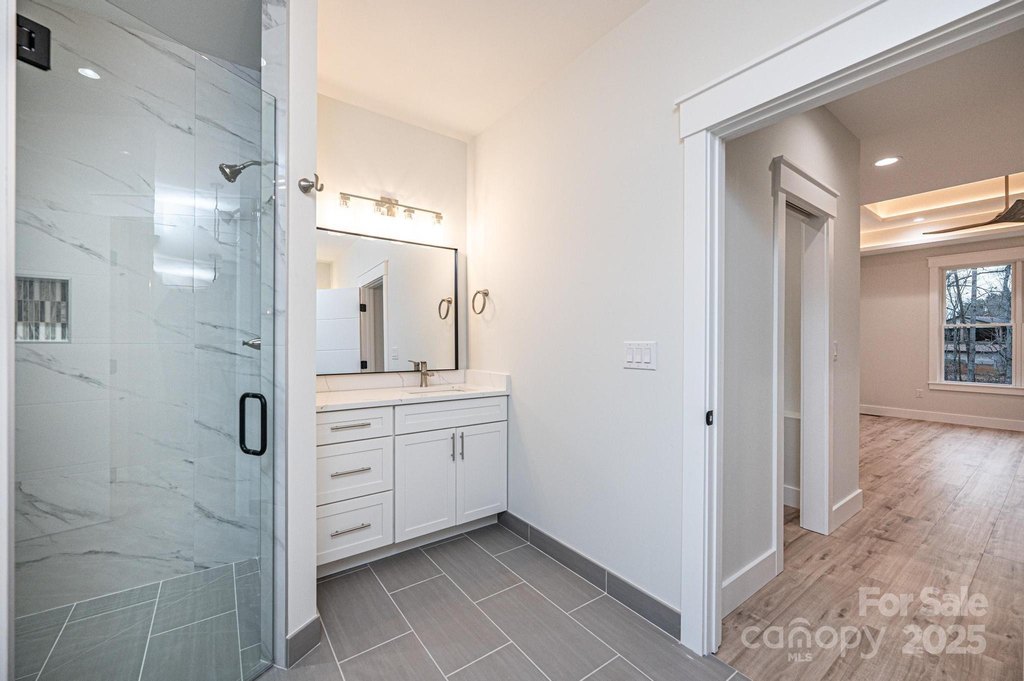 Hickory, North Carolina, 28601, United States, 4 Bedrooms Bedrooms, ,3 BathroomsBathrooms,Residential,Forsale,2007717