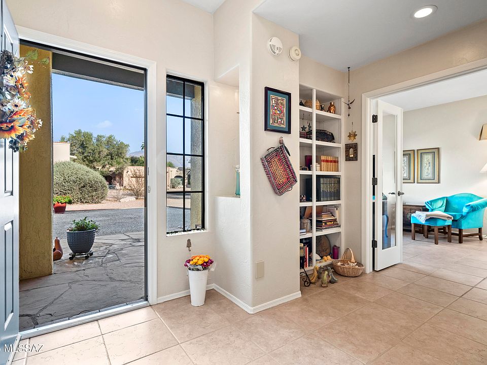 Tucson, Arizona, 85712, United States, 3 Bedrooms Bedrooms, ,2 BathroomsBathrooms,Residential,Forsale,2004426