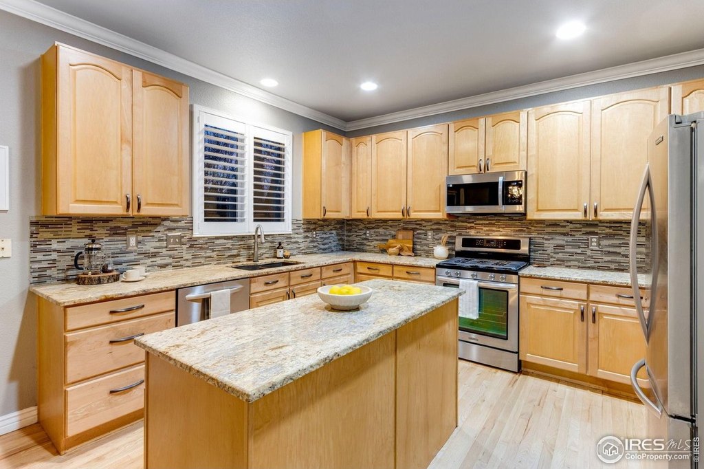 Windsor, Colorado, 80528, United States, 5 Bedrooms Bedrooms, ,3.5 BathroomsBathrooms,Residential,Forsale,2009202