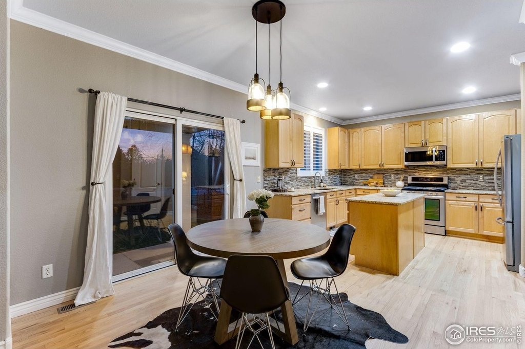 Windsor, Colorado, 80528, United States, 5 Bedrooms Bedrooms, ,3.5 BathroomsBathrooms,Residential,Forsale,2009202