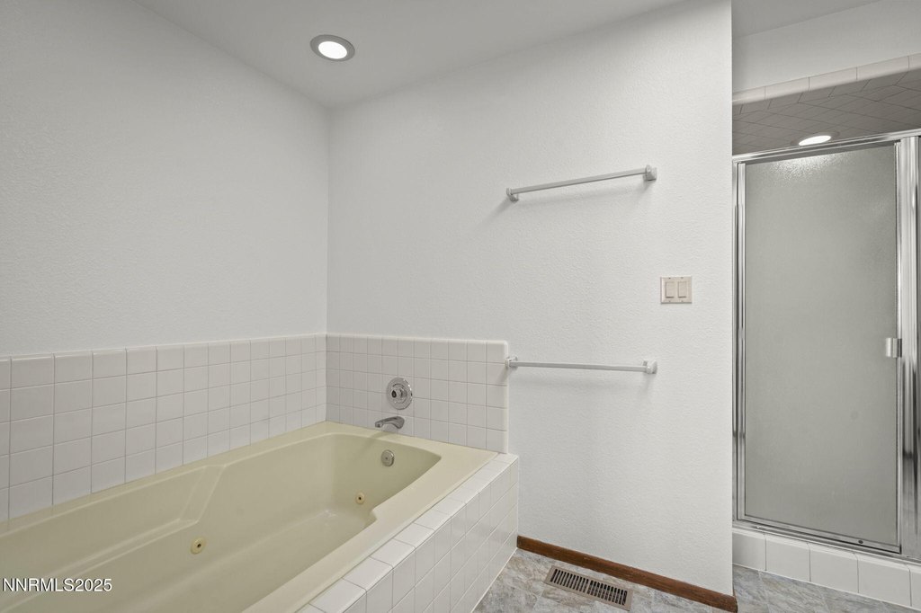 Reno, Nevada, 89519, United States, 3 Bedrooms Bedrooms, ,2 BathroomsBathrooms,Residential,Forsale,2012837