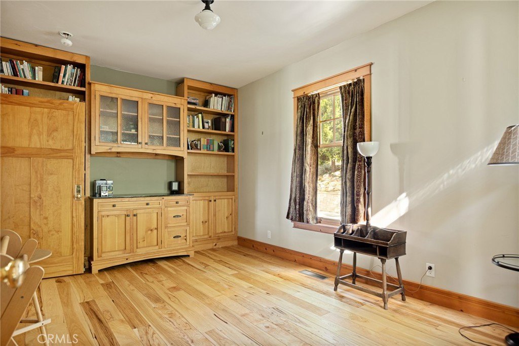 Running Springs, California, 92382, United States, 2 Bedrooms Bedrooms, ,3 BathroomsBathrooms,Residential,Forsale,1971043