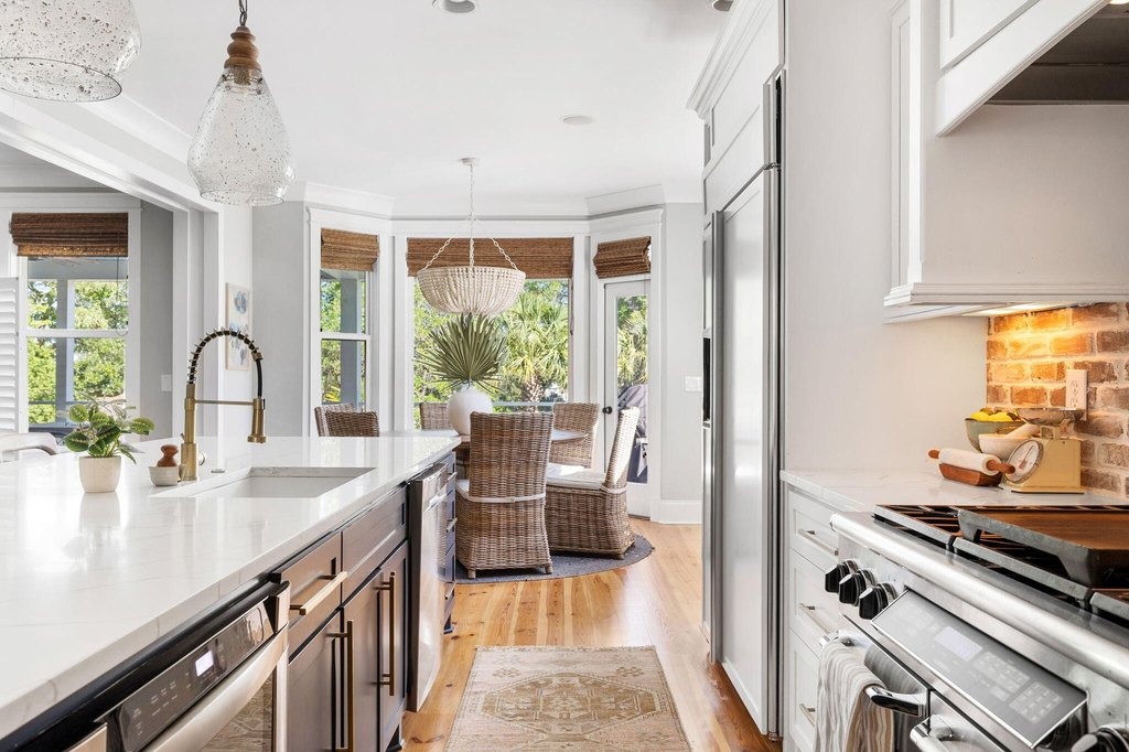 Charleston, South Carolina, 29414, United States, 8 Bedrooms Bedrooms, ,5.5 BathroomsBathrooms,Residential,Forsale,2007731