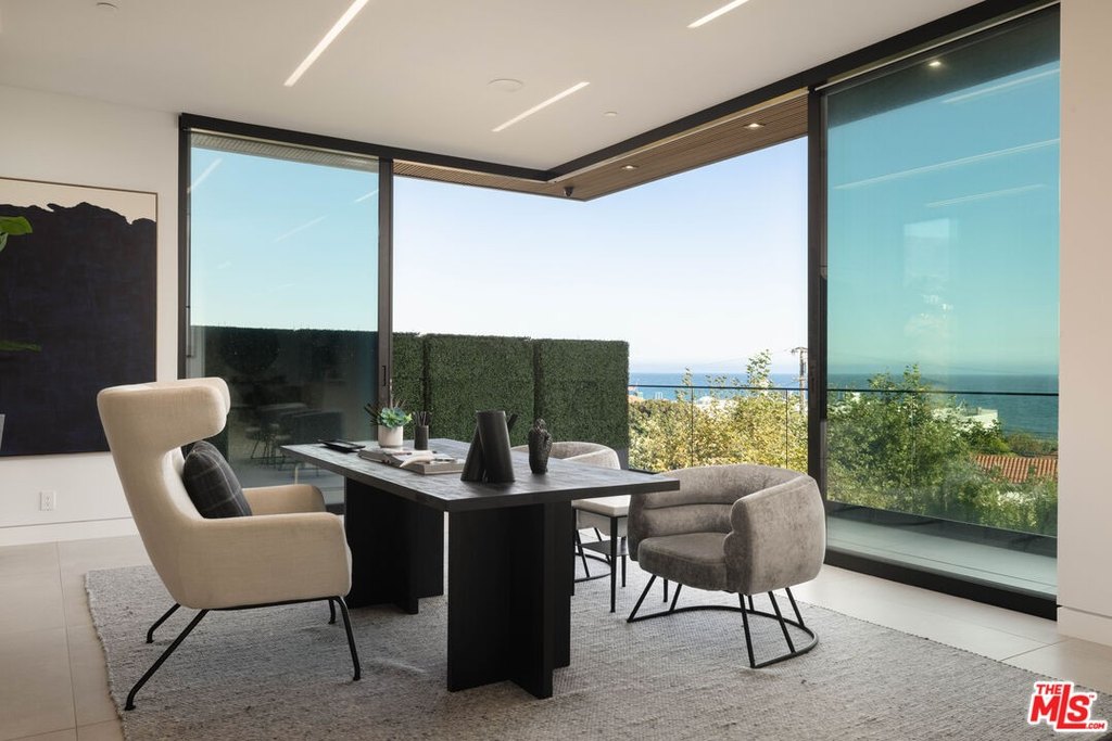 Malibu, California, 90265, United States, 5 Bedrooms Bedrooms, ,7.5 BathroomsBathrooms,Residential,Forsale,2001428