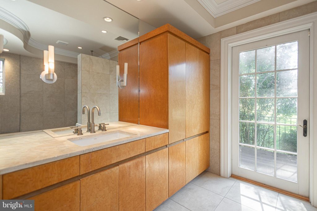 DOYLESTOWN, Pennsylvania, 18902, United States, 5 Bedrooms Bedrooms, ,4.5 BathroomsBathrooms,Residential,Forsale,2004188