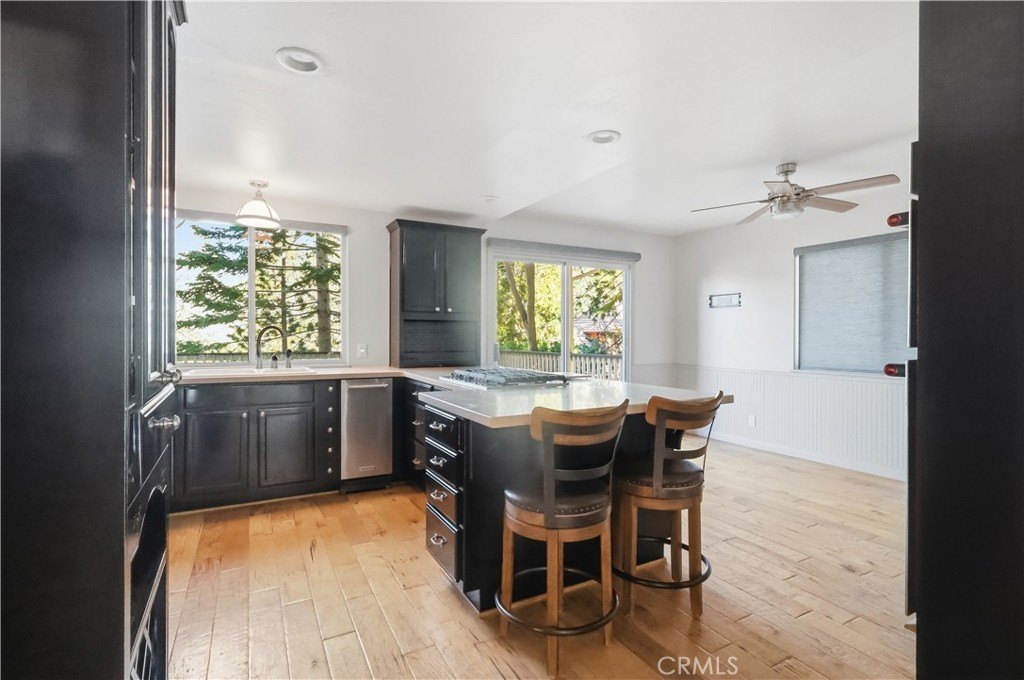 Lake Arrowhead, California, 92352, United States, 4 Bedrooms Bedrooms, ,3.5 BathroomsBathrooms,Residential,Forsale,2004861