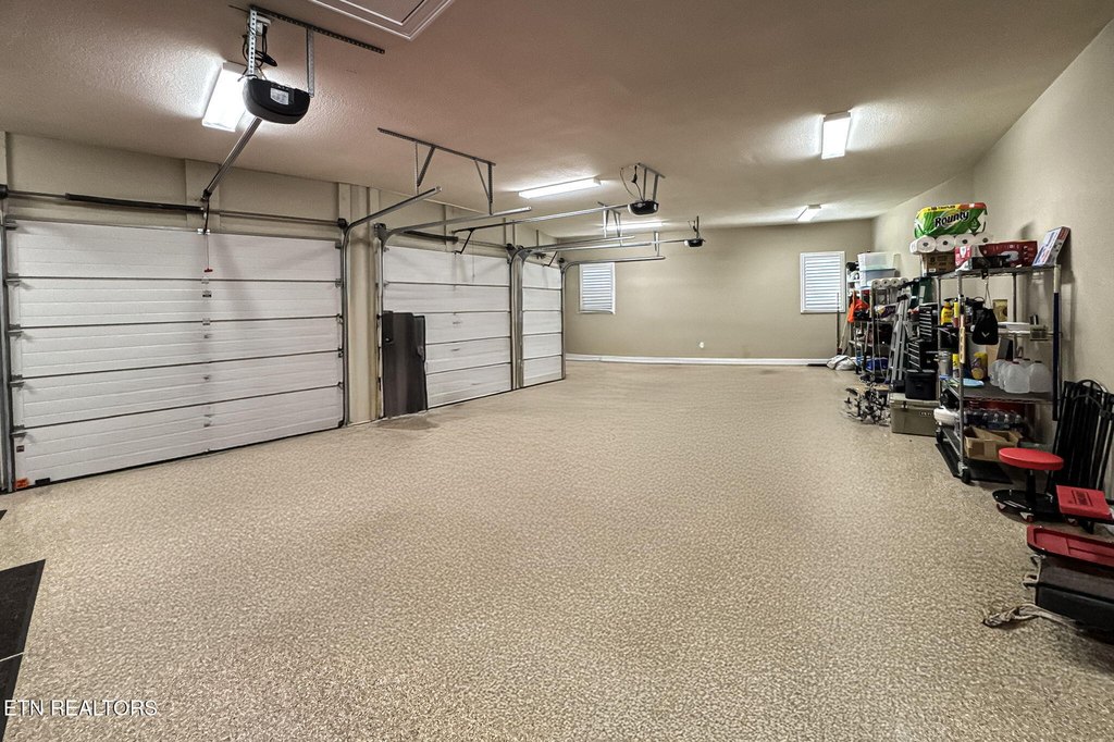 Vonore, Tennessee, 37885, United States, 4 Bedrooms Bedrooms, ,4.5 BathroomsBathrooms,Residential,Forsale,1960237