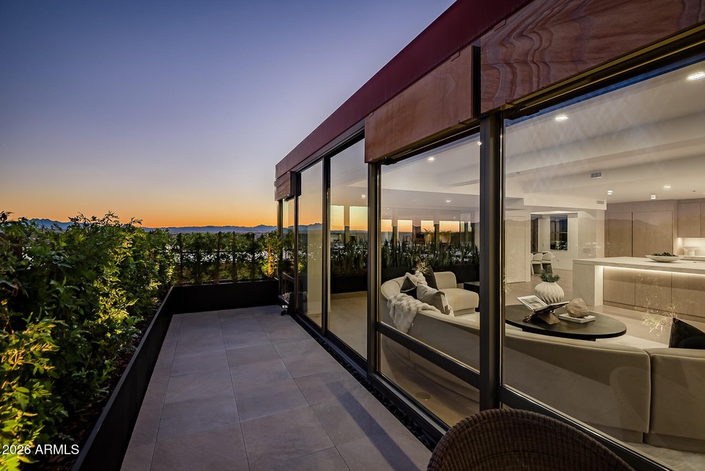 Scottsdale, Arizona, 85251, United States, 4 Bedrooms Bedrooms, ,4.5 BathroomsBathrooms,Residential,Forsale,2014347