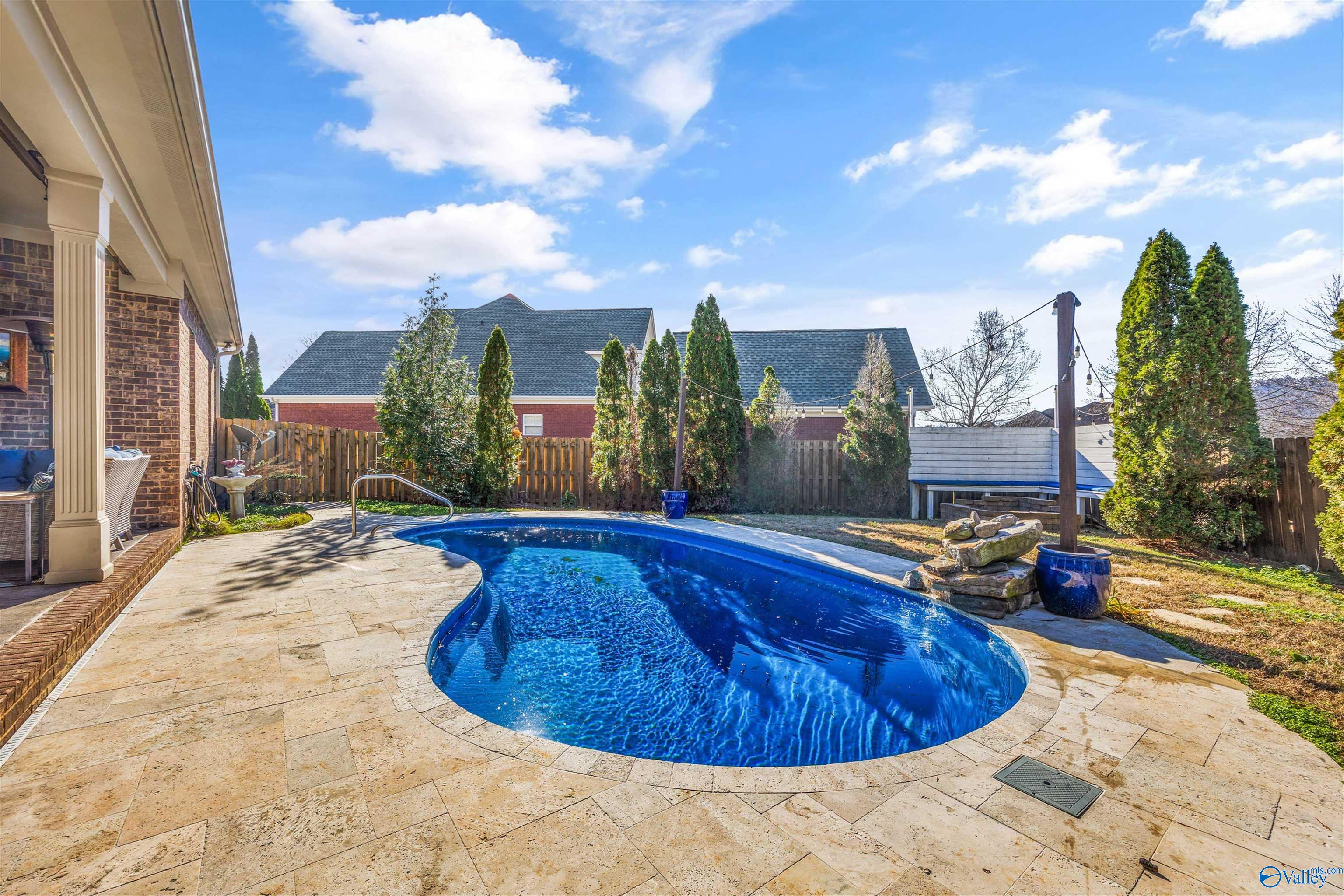 Owens Cross Roads, Alabama, 35763, United States, 5 Bedrooms Bedrooms, ,3.5 BathroomsBathrooms,Residential,Forsale,2007708