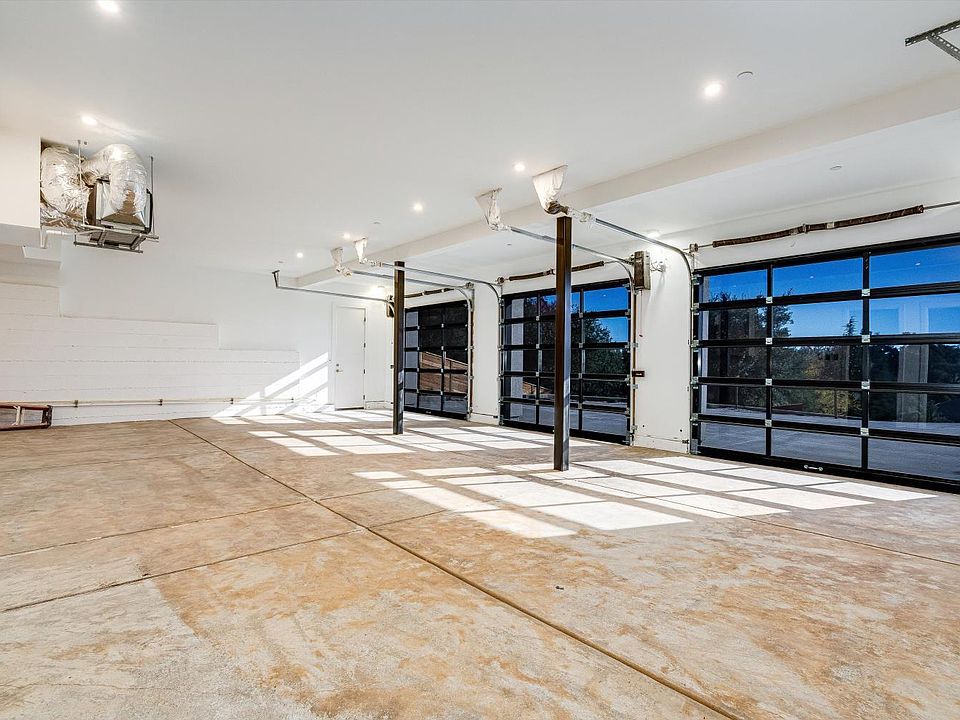 Healdsburg, California, 95448, United States, 5 Bedrooms Bedrooms, ,4 BathroomsBathrooms,Residential,Forsale,2004748