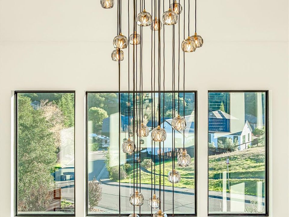 Healdsburg, California, 95448, United States, 5 Bedrooms Bedrooms, ,4 BathroomsBathrooms,Residential,Forsale,2004748